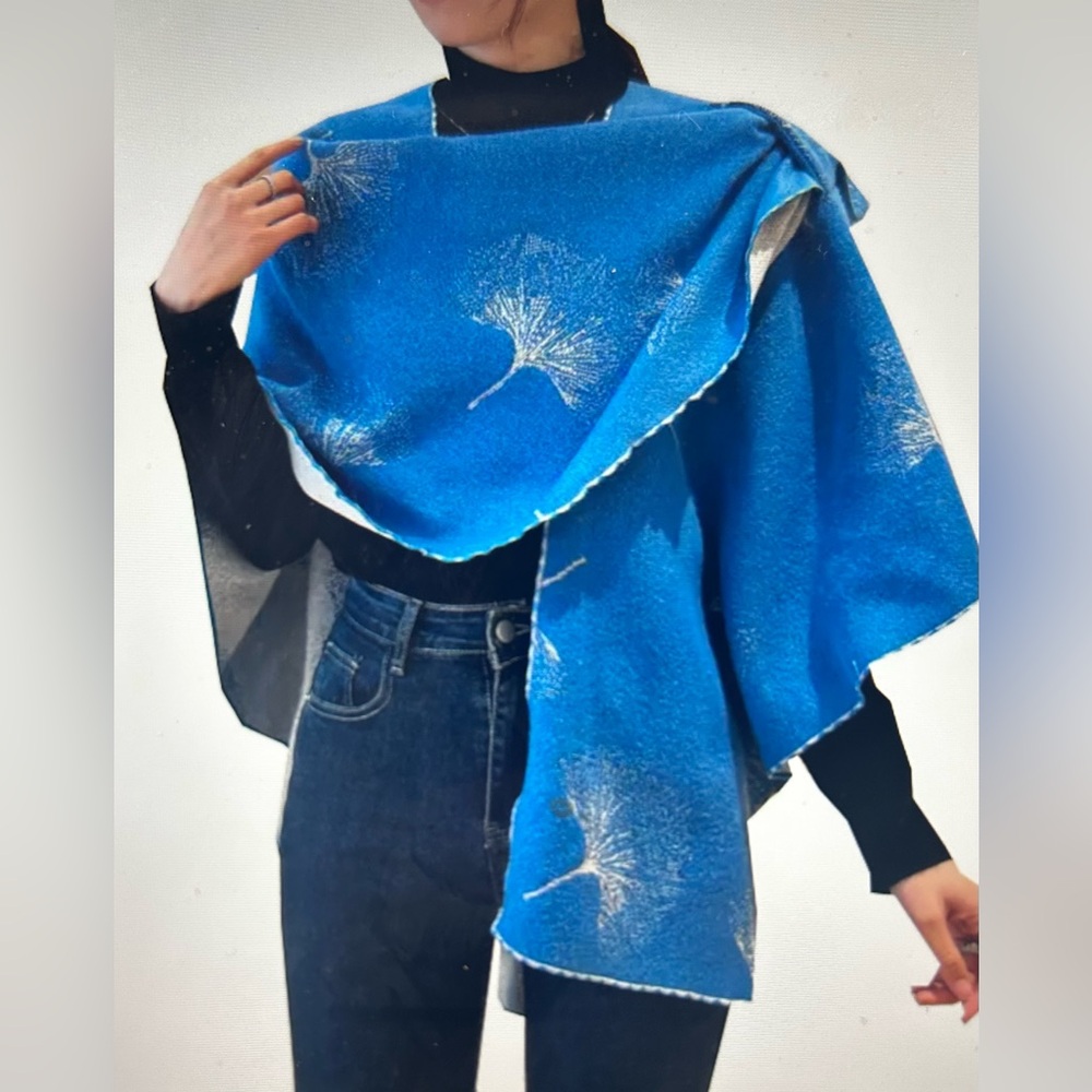 Cozy Loop Recersibke Wrap by Winding River